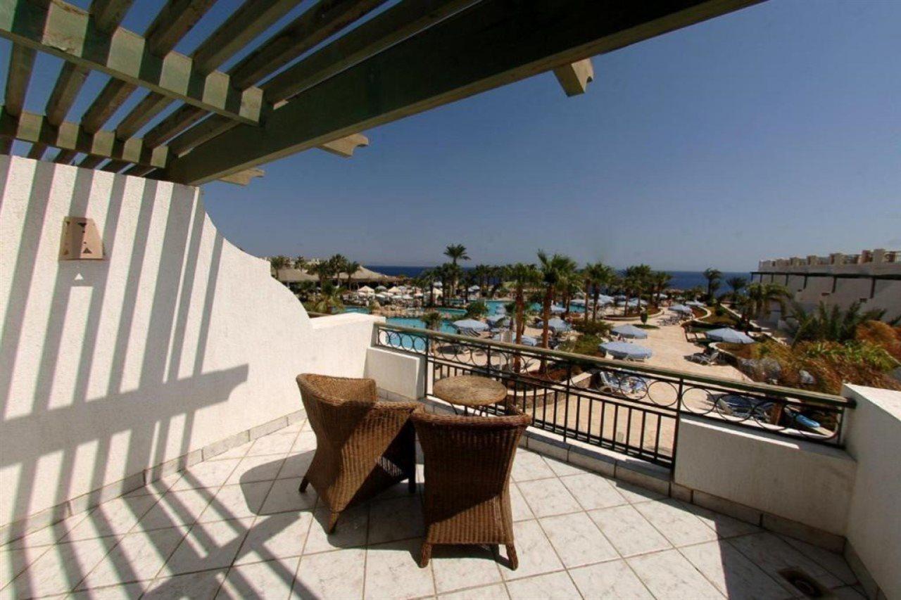 Safir Sharm Waterfalls Resort Εξωτερικό φωτογραφία A balcony