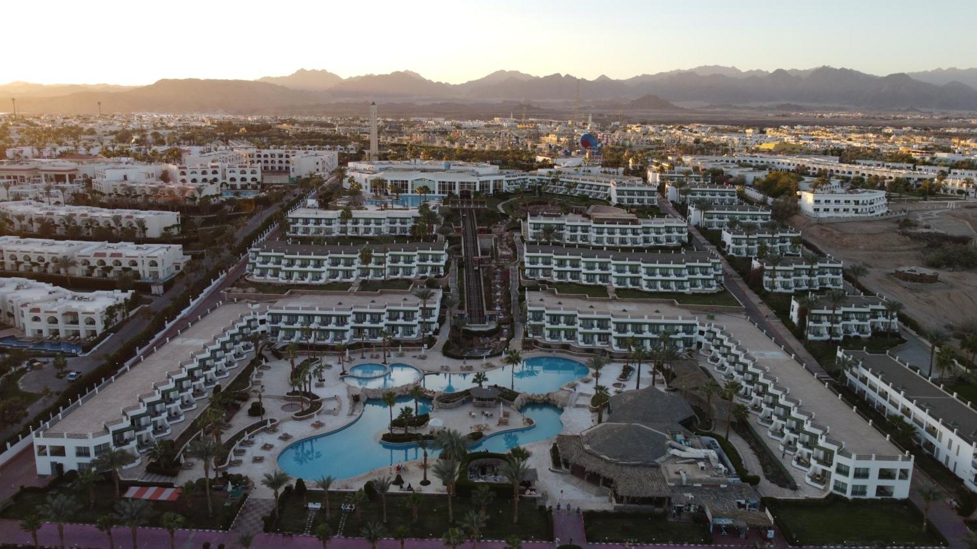 Safir Sharm Waterfalls Resort Εξωτερικό φωτογραφία Aerial view of the resort