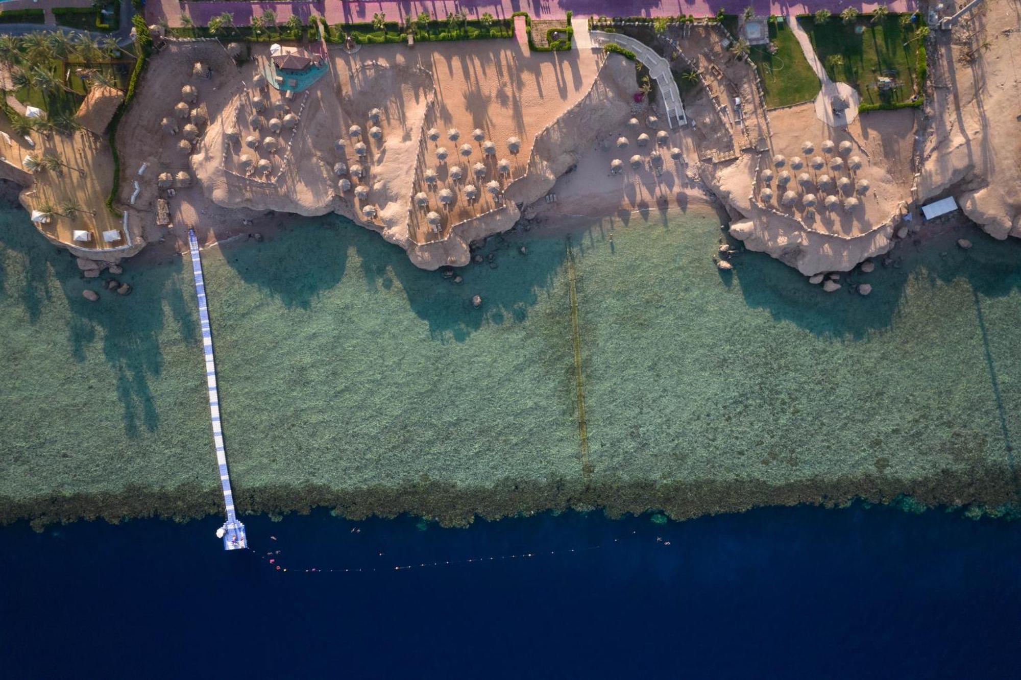 Safir Sharm Waterfalls Resort Εξωτερικό φωτογραφία Aerial view of the beach