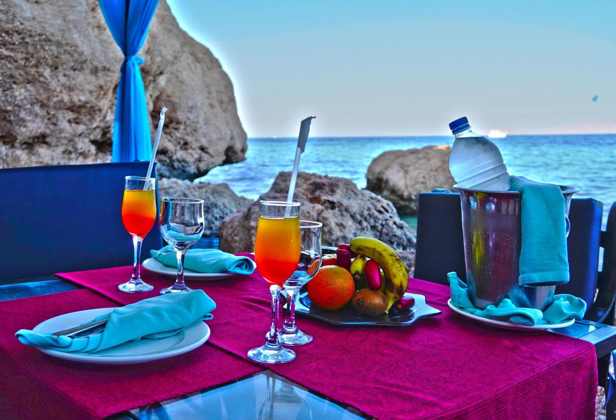 Safir Sharm Waterfalls Resort Εξωτερικό φωτογραφία A typical Italian aperitivo